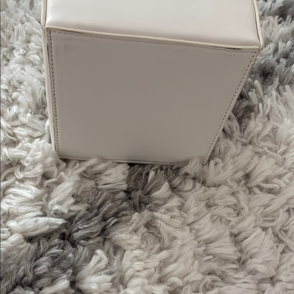 Forever 21 White and Red Mini Bag with Architectural Design - Picture 6 of 6